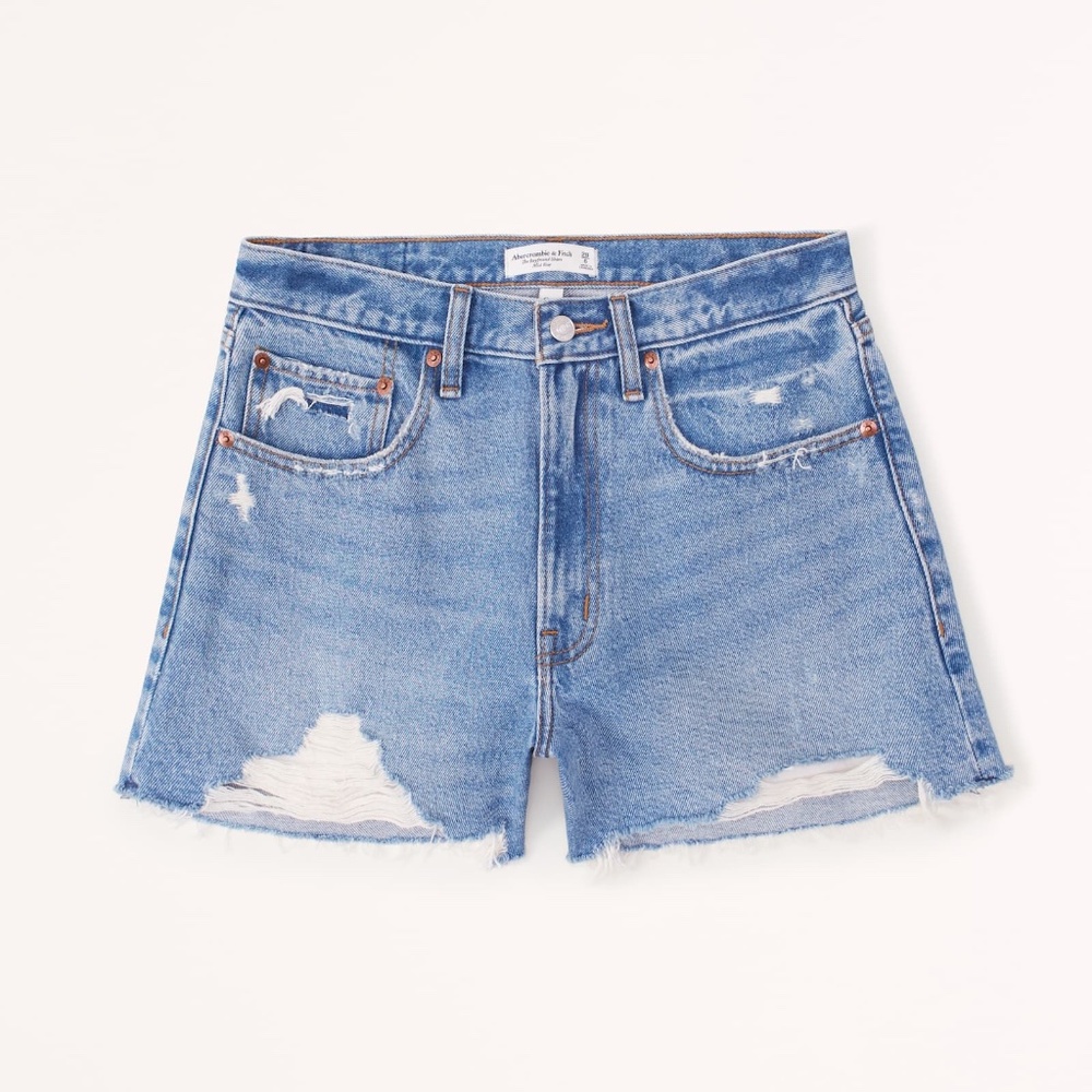 NWT Abercrombie Curve Love Mid Rise Boyfriend Shorts medium destroy wash size 33